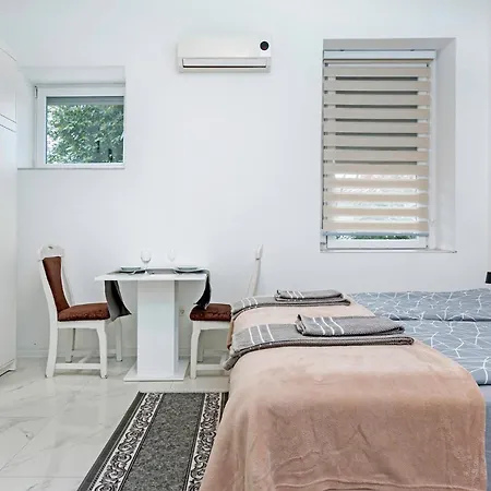Apartment Dalia - Parking, Garden, Bbq *